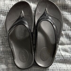 Oofos Oolala Black Recovery Thong Sandals Flip Flops W5 EU 36